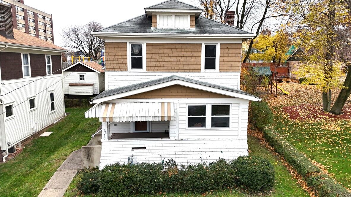 Property Photo:  621 Watson St  PA 15108 