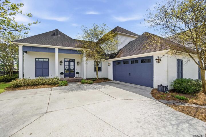 Property Photo: 9421 St Andrews Ct LA 70726