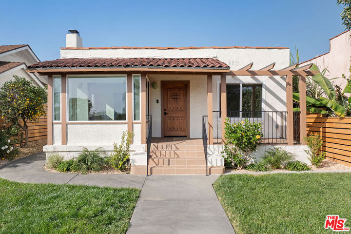 Property Photo: 347 N Rampart Blvd CA 90026