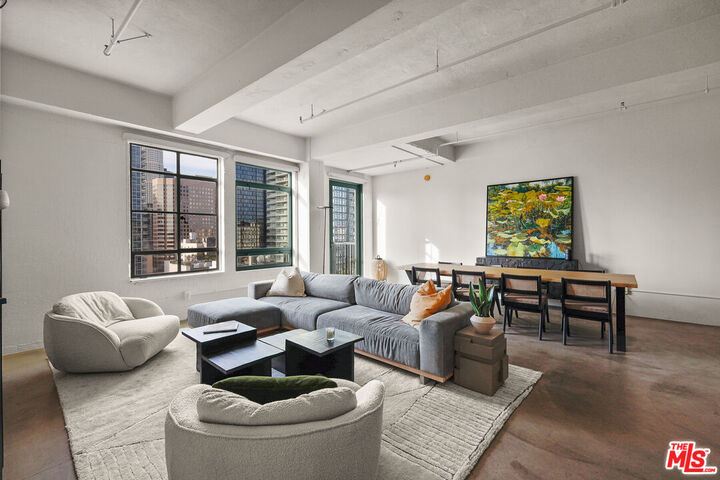 Property Photo: 849 S Broadway CA 90014