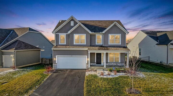 Property Photo:  33 Erin Hills Road  OH 43116 