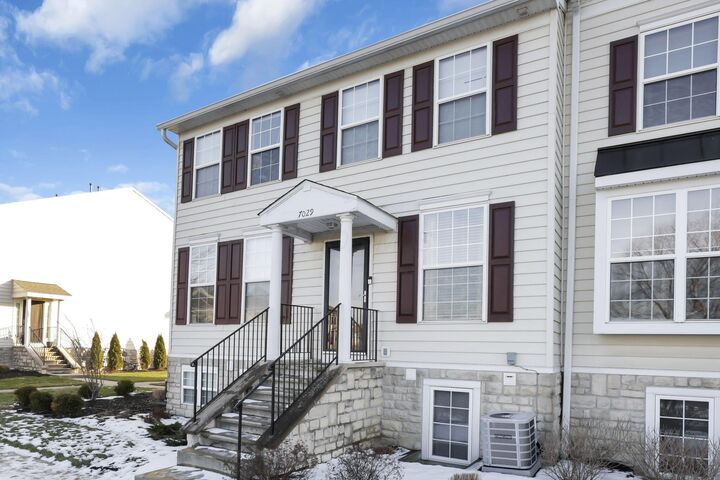 Property Photo:  7029 Pleasant Colony Way  OH 43054 