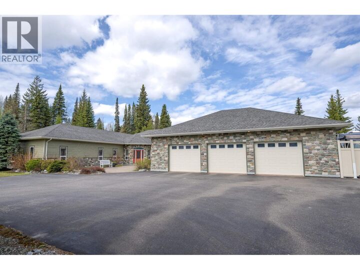 Property Photo: 7003 Valleyview Drive BC V2K 4C6