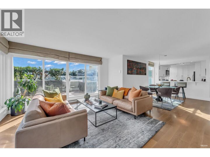 Property Photo:  2243 Oak Street  BC V6H 3W6 