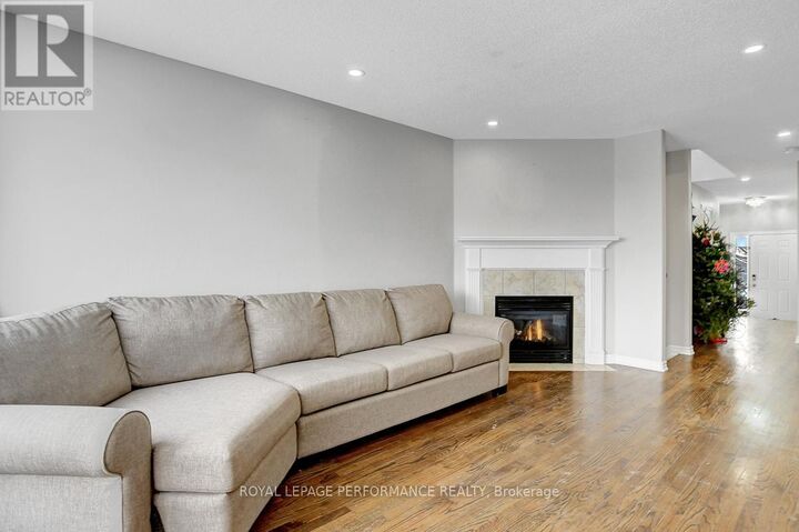 Property Photo:  156 Talltree Crescent  ON K2S 0B1 