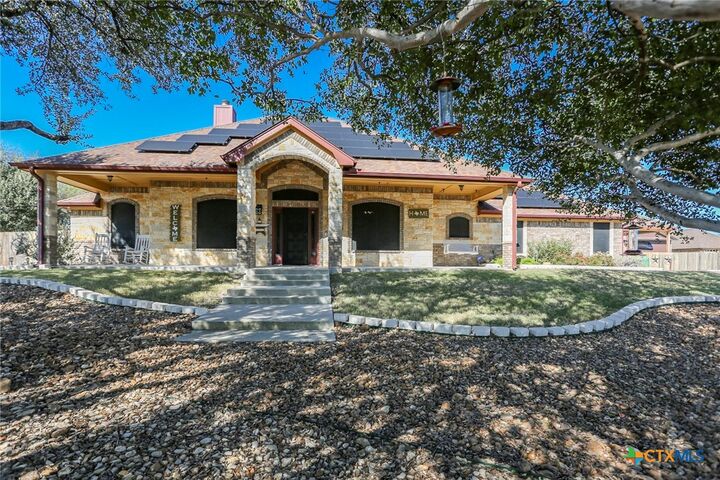 Property Photo: 301 County Road 4772 TX 76539