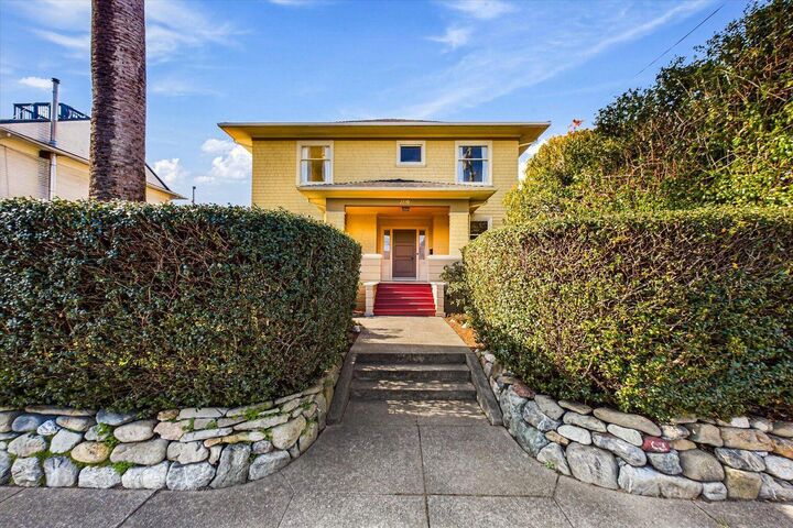 Property Photo:  2220 E Street  CA 95501 