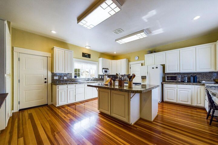 Property Photo:  2220 E Street  CA 95501 