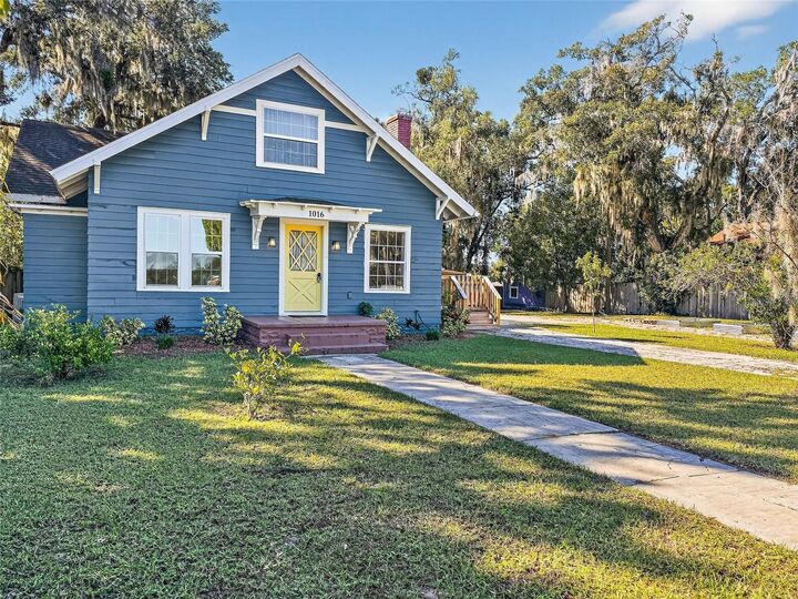 Property Photo:  1016 Washington Avenue  FL 32726 