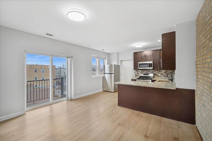 Property Photo:  6311 N Albany Avenue 3A  IL 60659 