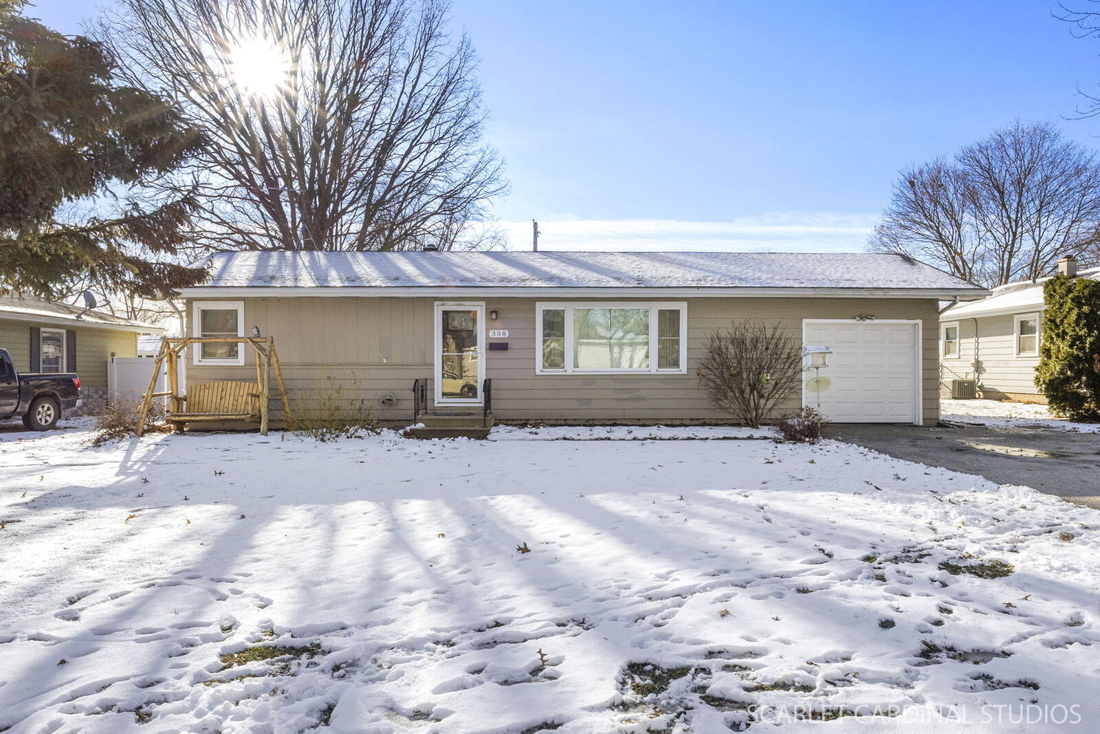 Property Photo:  308 Hillside Place  IL 60542 