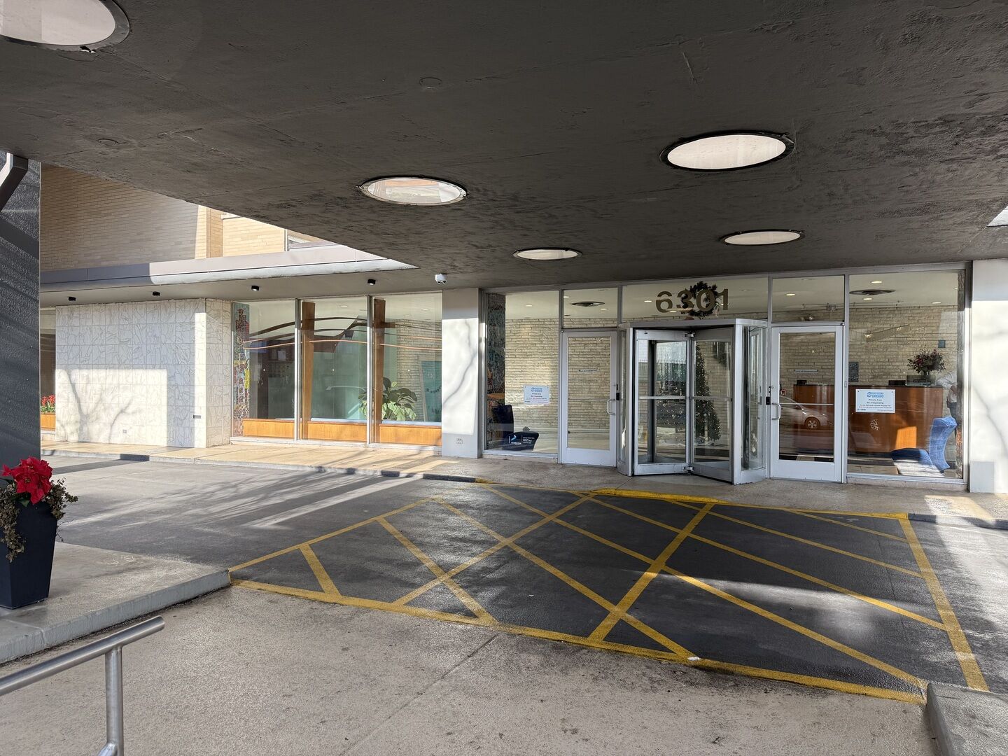 Property Photo:  6301 N Sheridan Road 24C  IL 60660 