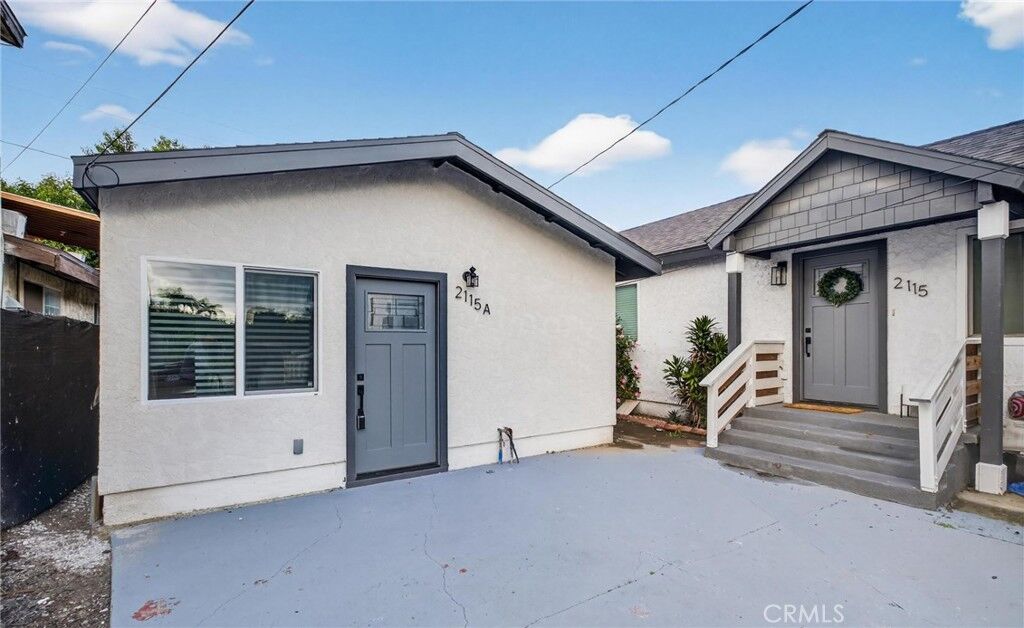 Property Photo: 2115 W 29th A CA 90810