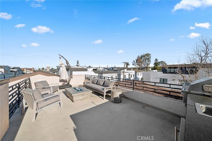 Property Photo:  417 1/2 Poinsettia Avenue  CA 92625 