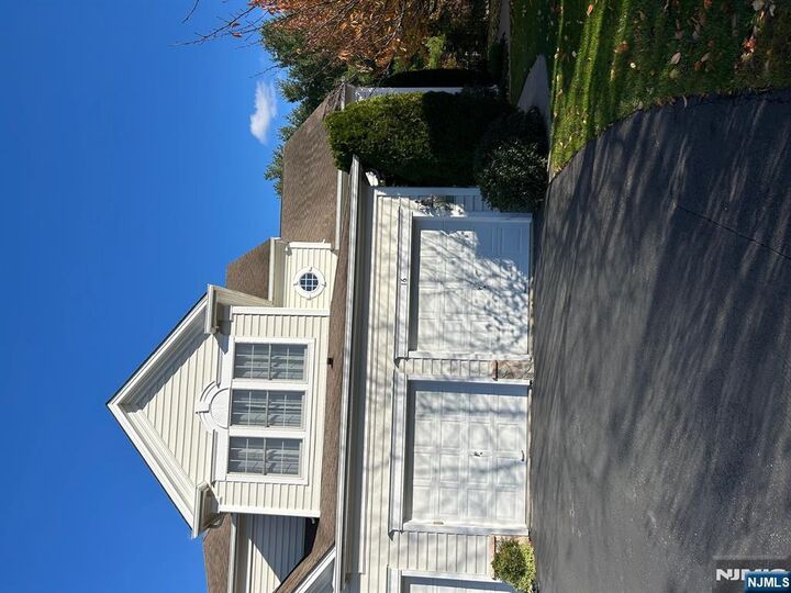 Property Photo:  16 Mulberry Court  NJ 07653 