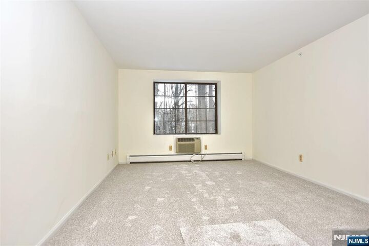 Property Photo:  907 Thoreau Court  NJ 07430 