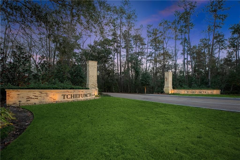 Property Photo:  14 Wax Myrtle Lane  LA 70433 