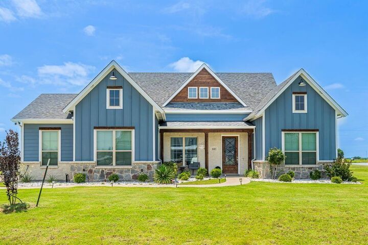 Property Photo: 1610 Ryder Lee Lane TX 75165