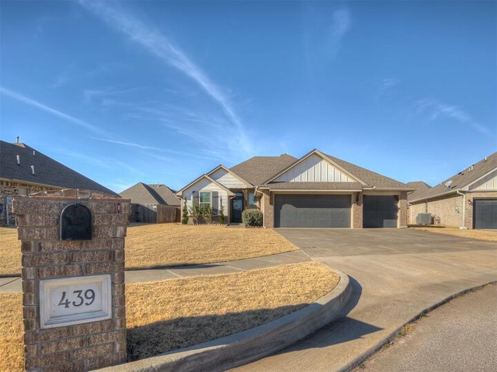 Property Photo: 439 Auburn Lane OK 73078