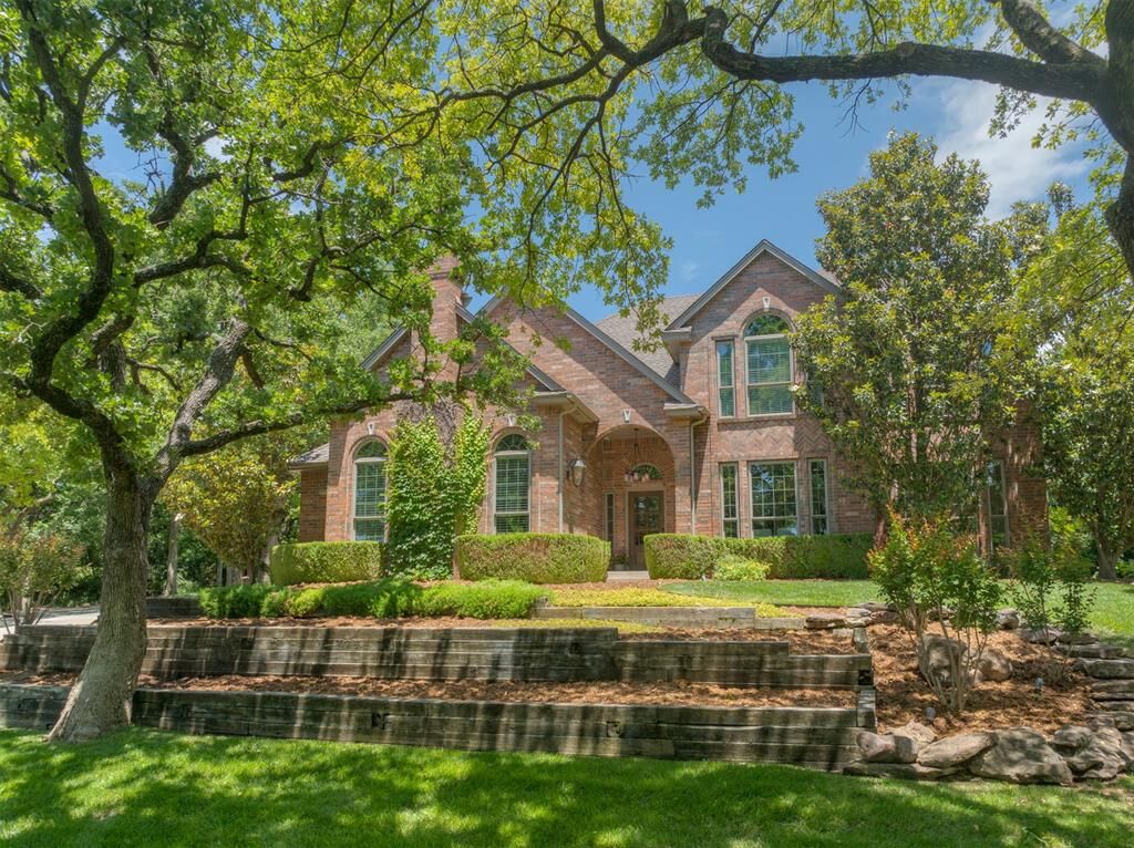 Property Photo: 1300 Oak Springs Lane OK 73034