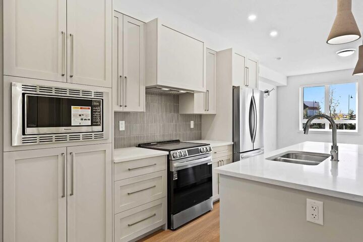 520 Reynolds Avenue SW 1116 — photo 1