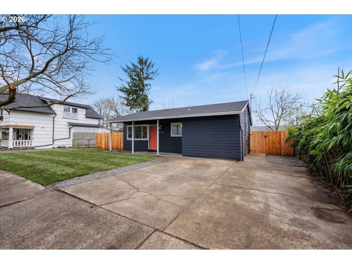 Property Photo: 8732 N Tyndall Ave OR 97217