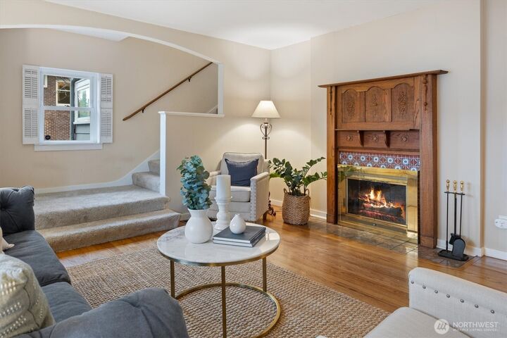 Property Photo: 6311 Brooklyn Avenue NE WA 98115
