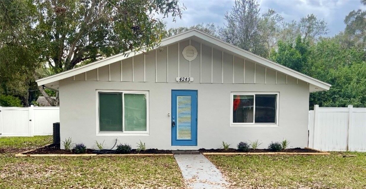 Property Photo: 4245 15th Street FL 32960