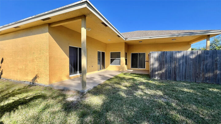 Property Photo:  120 SW Grimaldo Terrace  FL 34984 