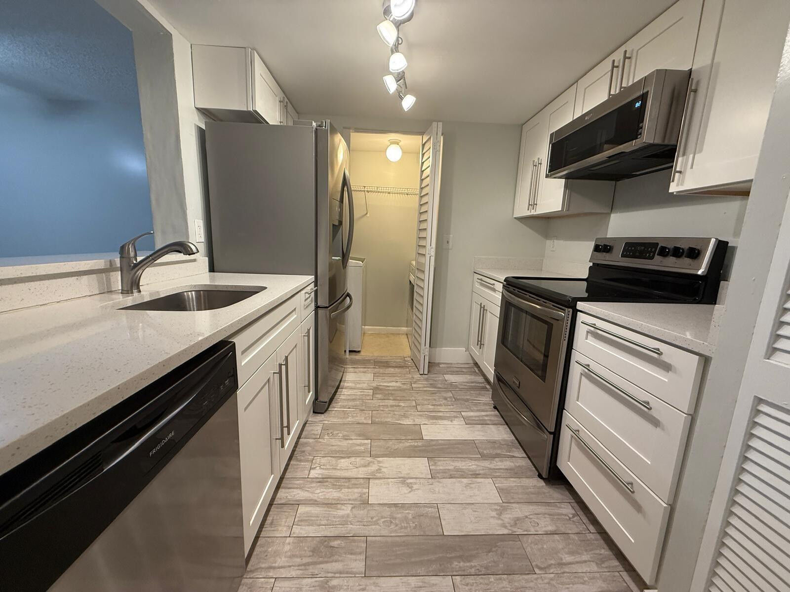 Property Photo:  9777 Westview Drive 1114  FL 33076 