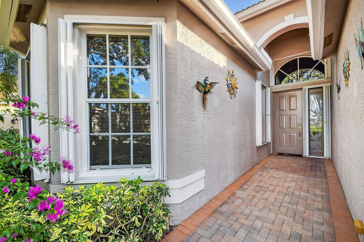Property Photo:  8266 Sandpiper Glen Drive  FL 33467 