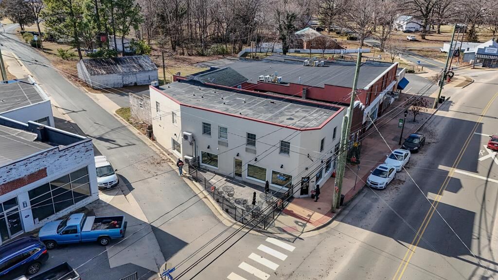 Property Photo: 1002 Main Street VA 23936