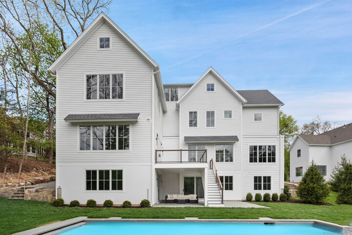 Property Photo:  102 Compo Road South  CT 06880 