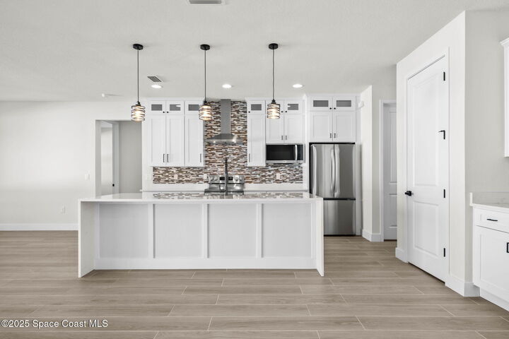 Property Photo: 2275 Cogan Drive SE FL 32909