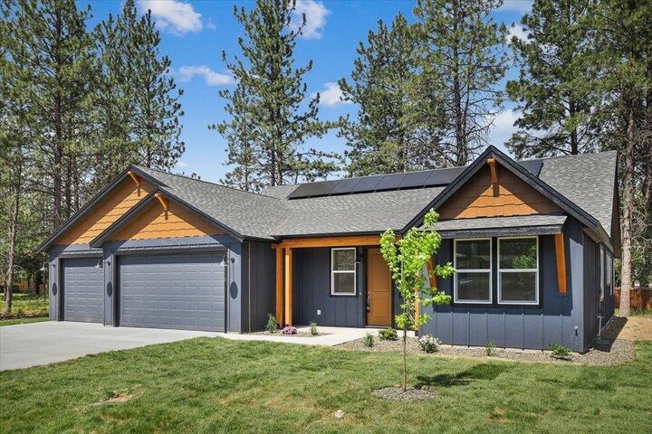 Property Photo: 11119 E 27th Ave WA 99206