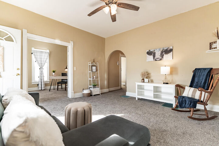 Property Photo:  206 S Locust  Street  IA 51534 