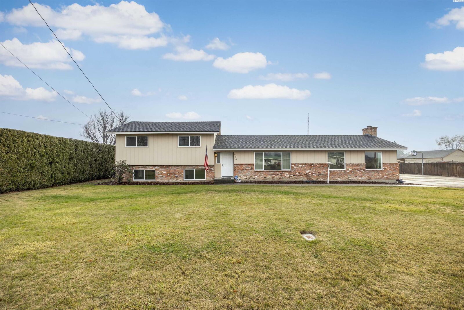 Property Photo: 790 Bonnieview Road WA 98930