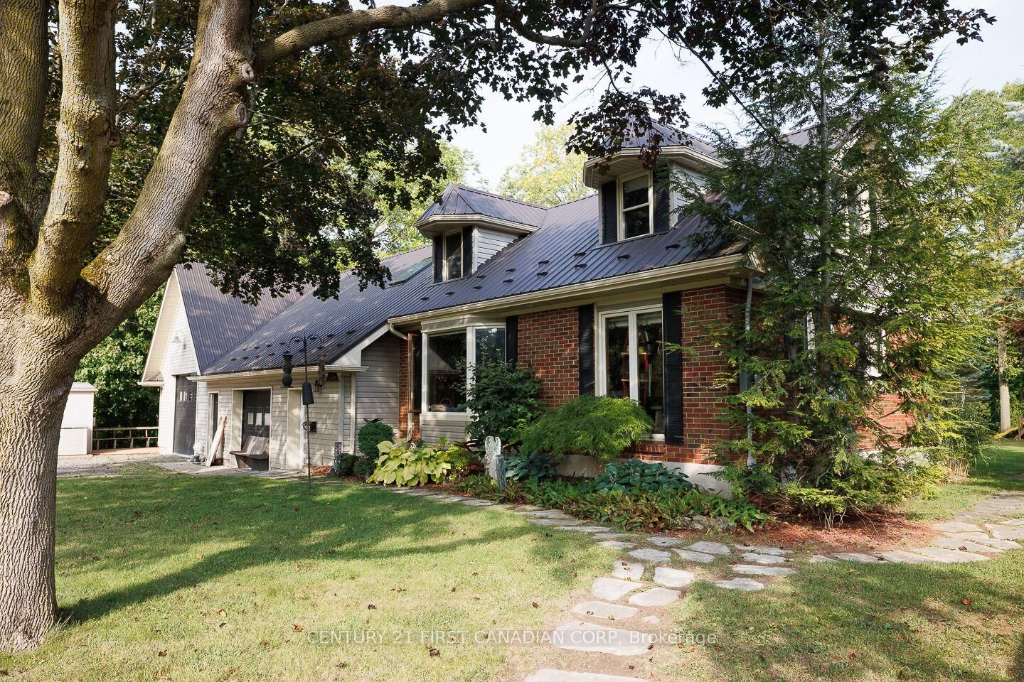 Property Photo:  297 Alma Street  ON N5P 3B9 