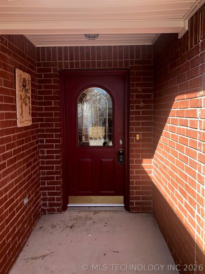 Property Photo:  315 Savannah Park Street  OK 74361 