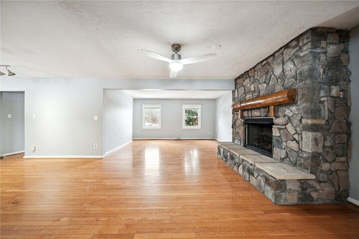 Property Photo:  564 Shumaker Dr  PA 15146 