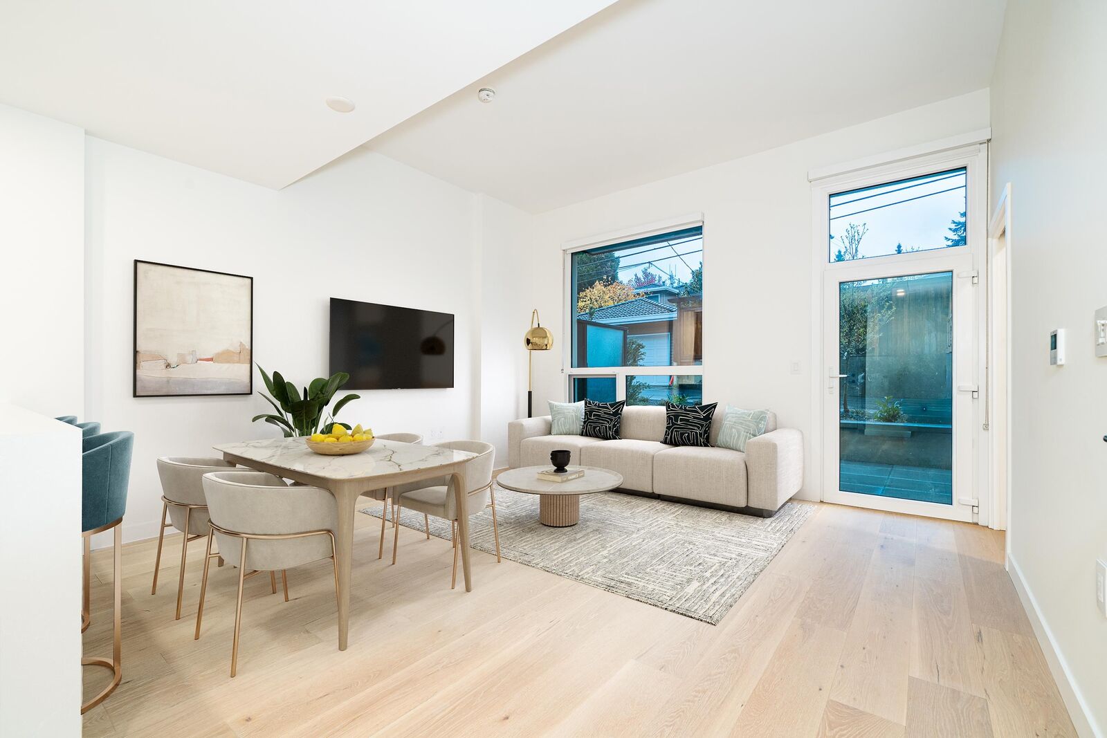 Property Photo:  5212 Cambie Street 107  BC V5Z 2Z7 