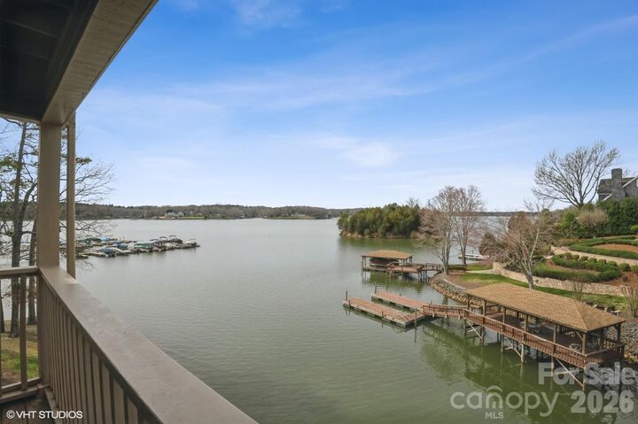 Property Photo: 13822 Queens Harbor Road H NC 28278