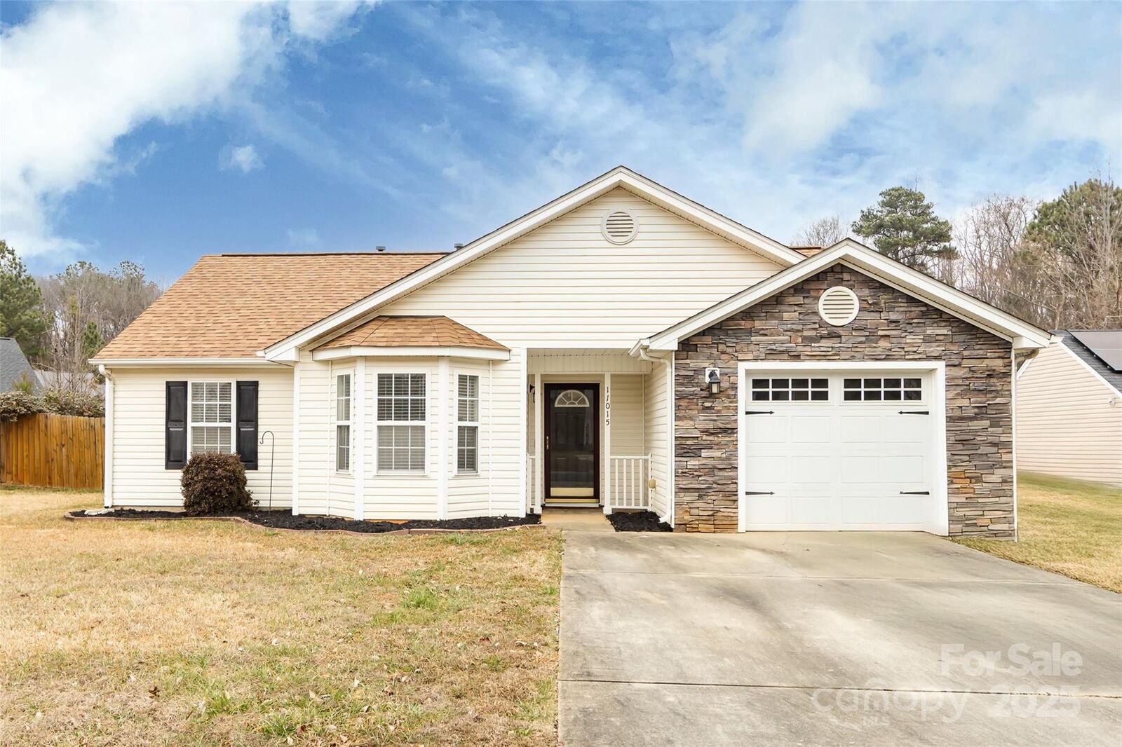 Property Photo:  11015 Olde English Drive  NC 28216 
