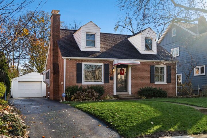 Property Photo:  910 Copeland Road  OH 43212 