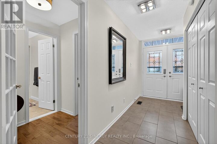 Photo de la propriété: 18 Oyster Bay Court 47 ON K2S 1H3