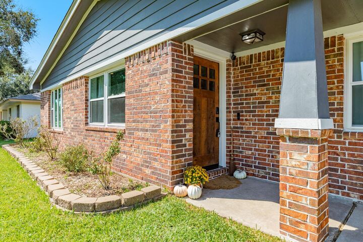 Property Photo: 5206 6th Street TX 77534