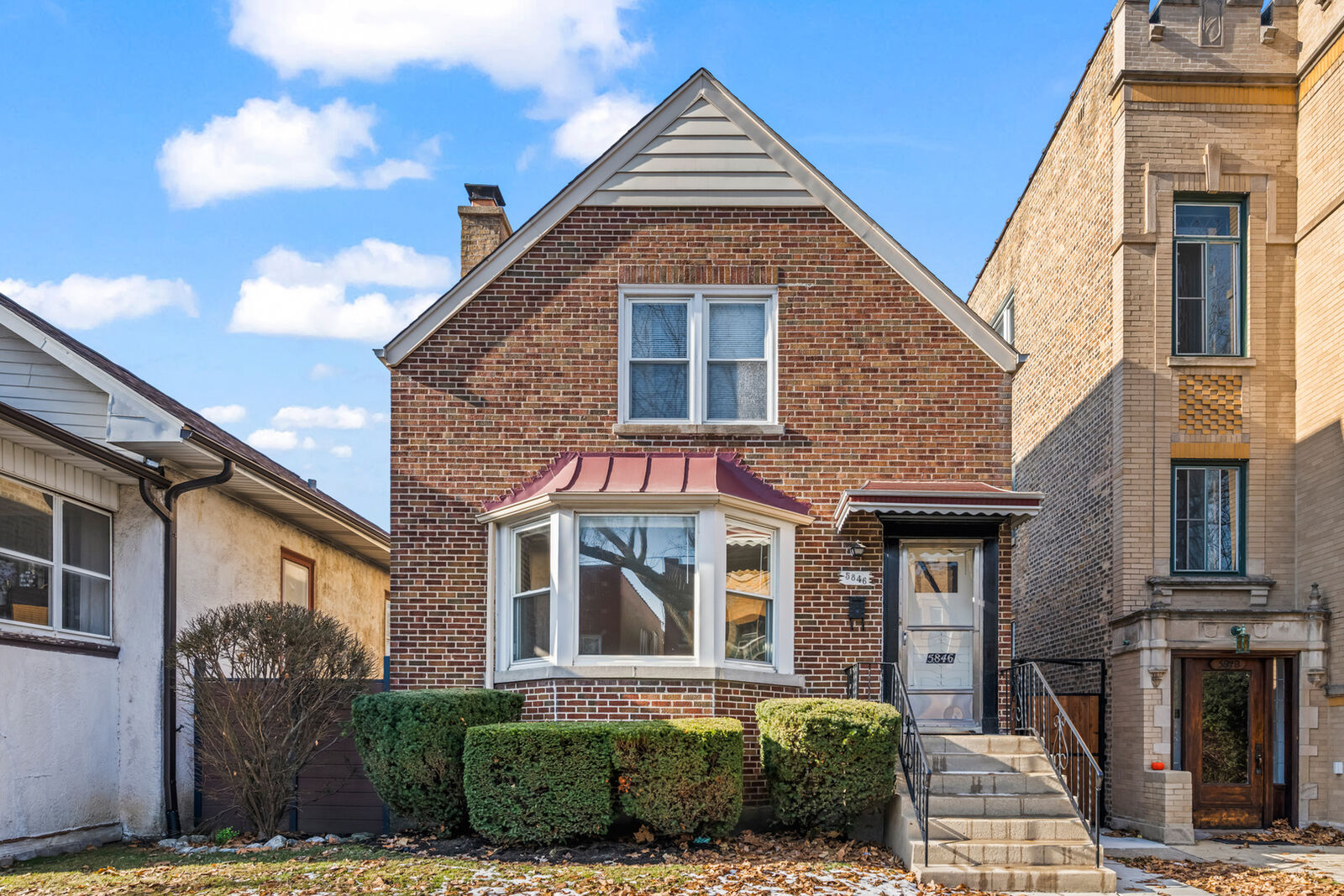 Property Photo:  5846 N Rockwell Street  IL 60659 