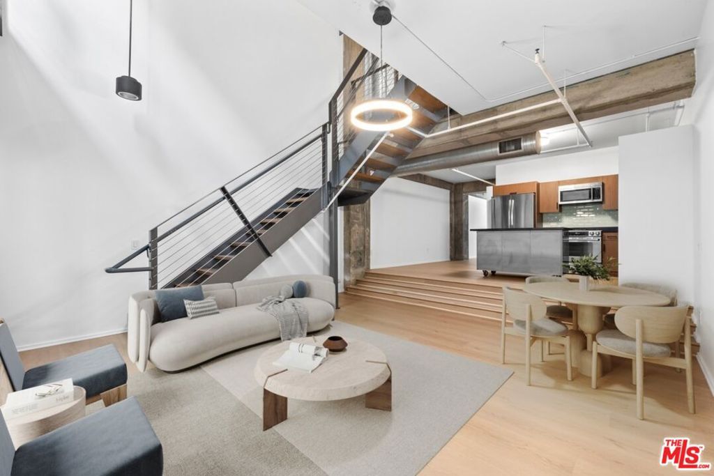 Property Photo:  510 S Hewitt Street 104  CA 90013 