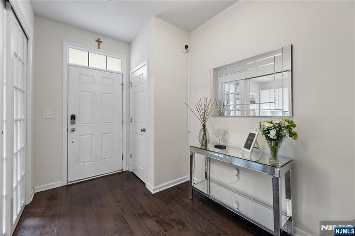 Property Photo:  12 Marshall Lane  NJ 07075 