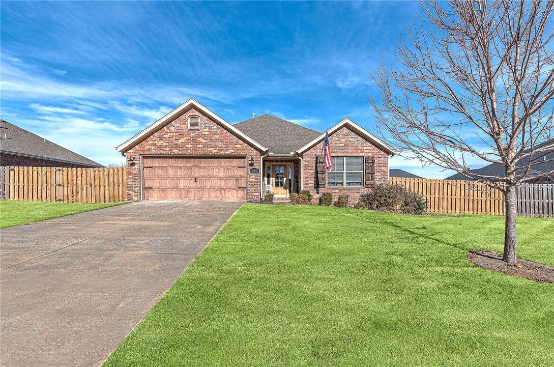 Property Photo: 464 Concho Street AR 72730